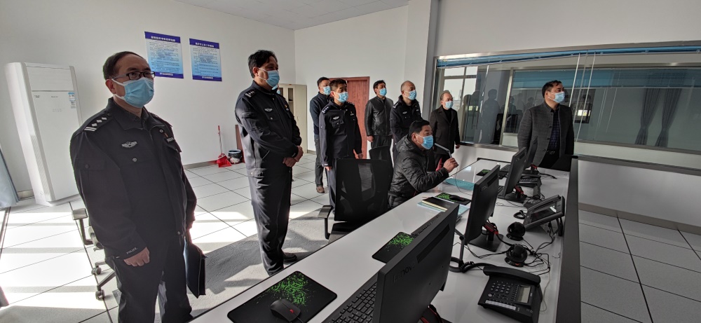 宿州市公安局保安監(jiān)管部門領(lǐng)導(dǎo)一行蒞臨公司檢查指導(dǎo)工作(圖5) 宿州市公安局保安監(jiān)管部門領(lǐng)導(dǎo)一行蒞臨公司檢查指導(dǎo)工作(圖5)